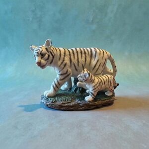 White Tiger And Cub  Figurine Ceramic Standing Home Decor Animal Safari 4/7.5"